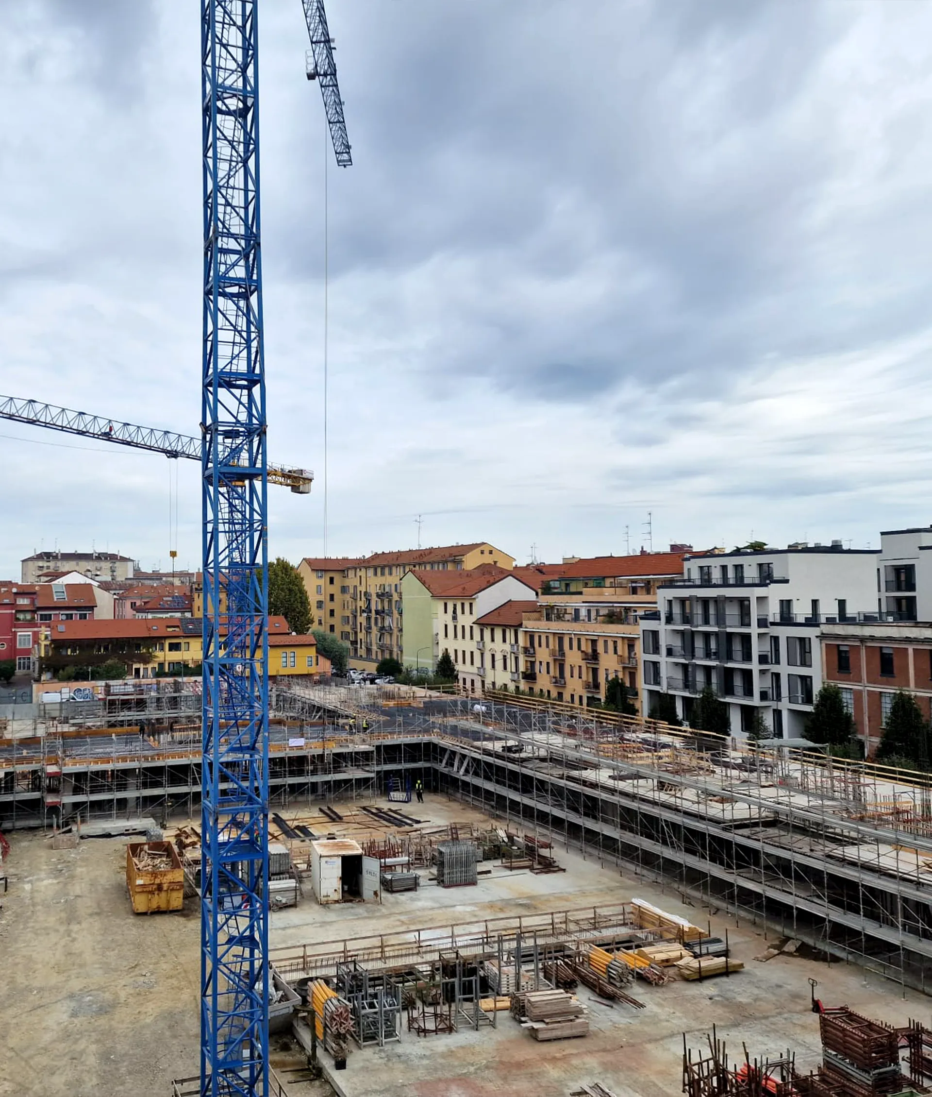 Cantiere in corso di Veridia Living: fondamenta e strutture in costruzione per la tua nuova casa